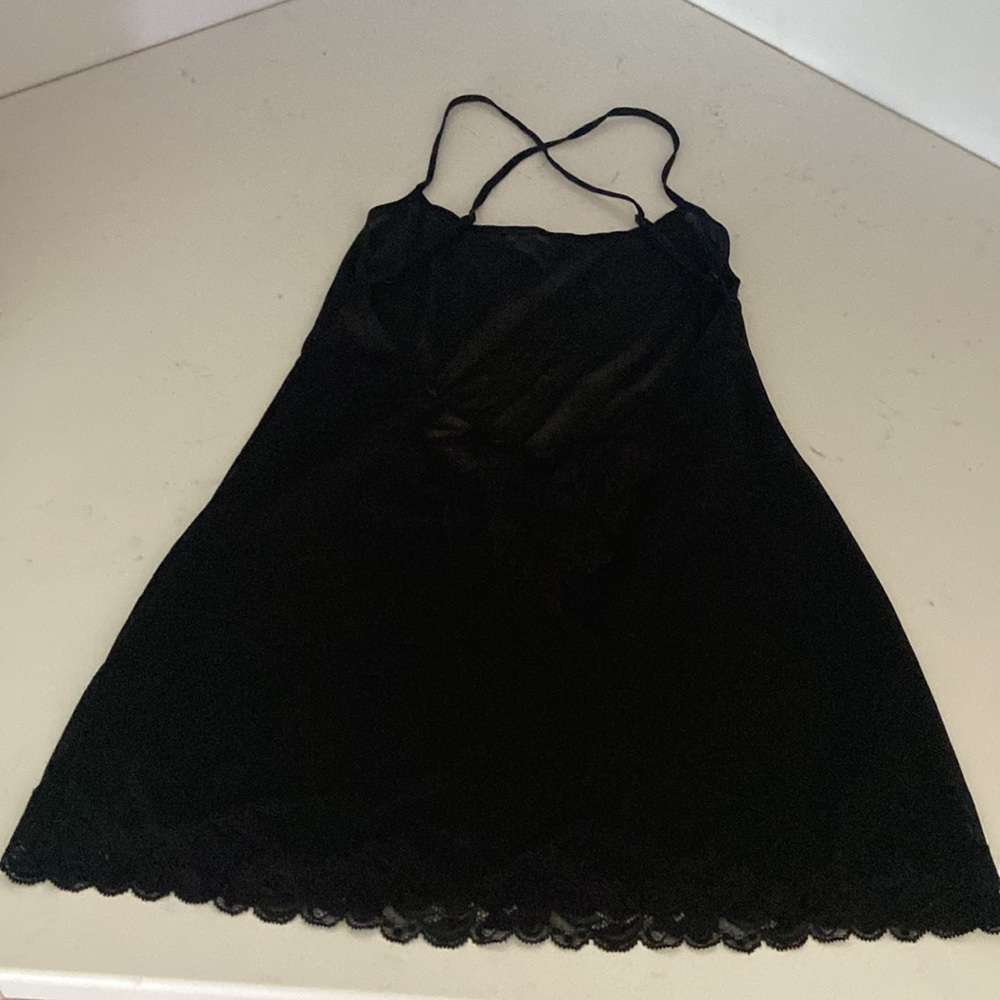 Victoria's Secret medium black nighty ❤️‍🔥 sheer EUC( tag has been cut out) - Picture 4 of 8